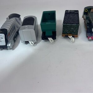 2009 Mattel Thomas The Train Snow Covered Emily And Spencer With Cargo Cars